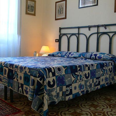 Bed and Breakfast Casanoemi 2 Cagliari Habitación foto