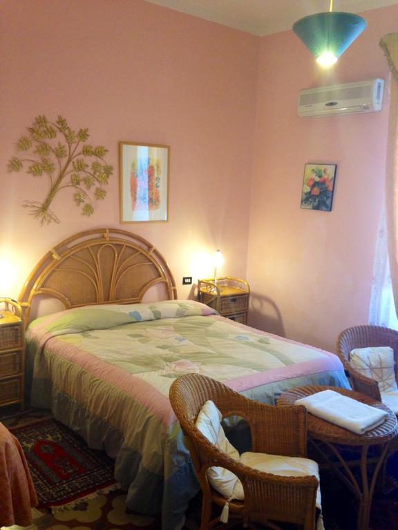 Bed and Breakfast Casanoemi 2 Cagliari Exterior foto
